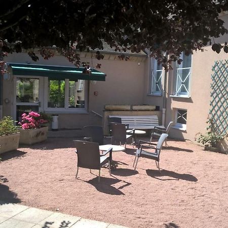 Hotel Du Commerce Tronget Luaran gambar
