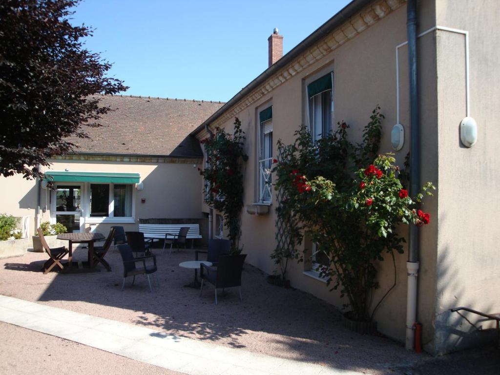 Hotel Du Commerce Tronget Luaran gambar