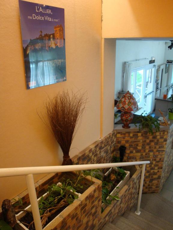 Hotel Du Commerce Tronget Luaran gambar