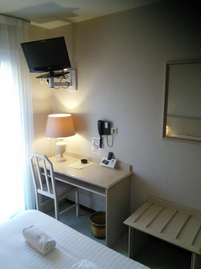 Hotel Du Commerce Tronget Luaran gambar