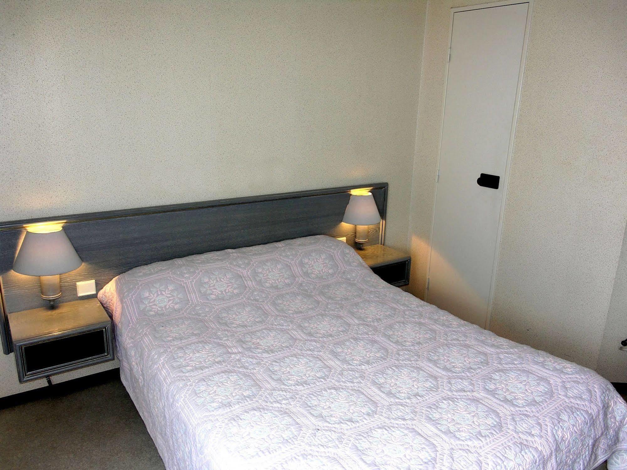 Hotel Du Commerce Tronget Luaran gambar