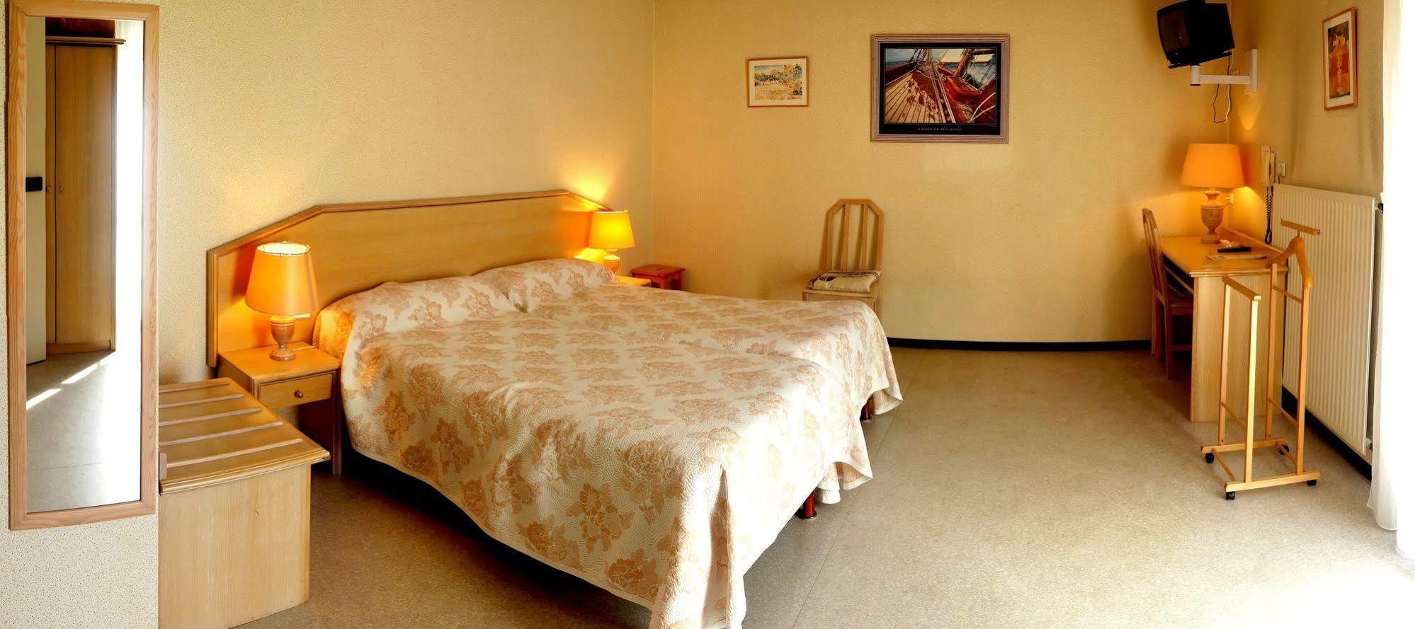 Hotel Du Commerce Tronget Luaran gambar