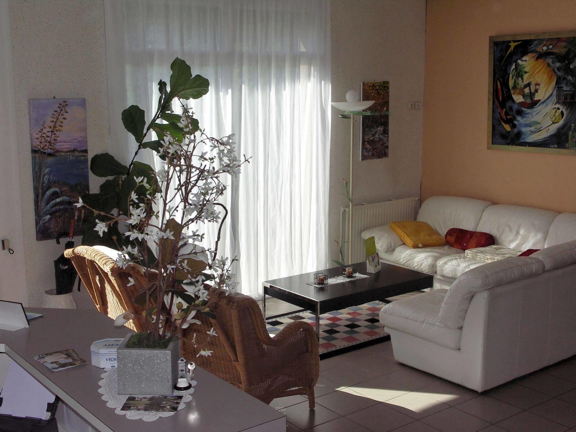 Hotel Du Commerce Tronget Luaran gambar