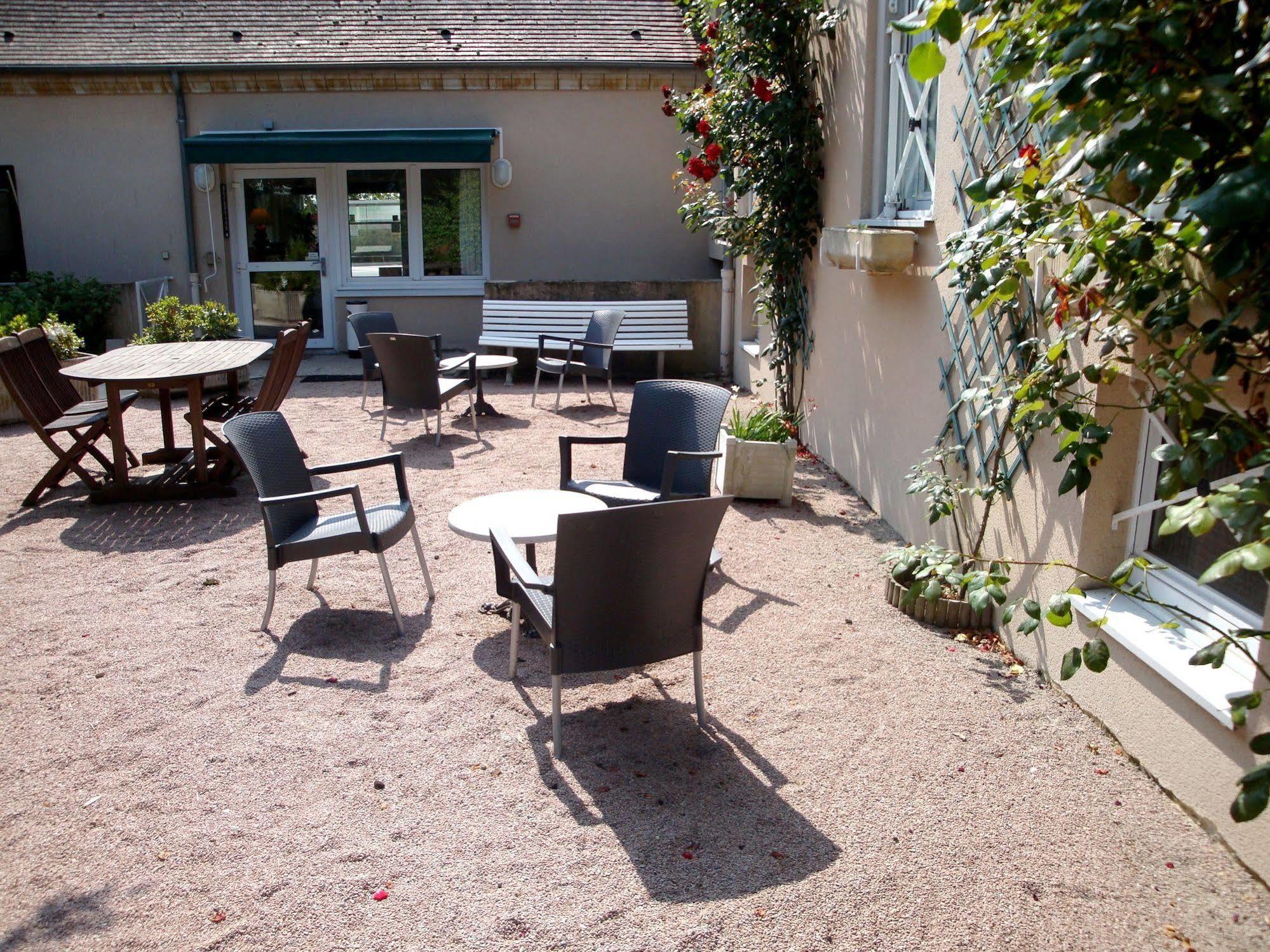 Hotel Du Commerce Tronget Luaran gambar