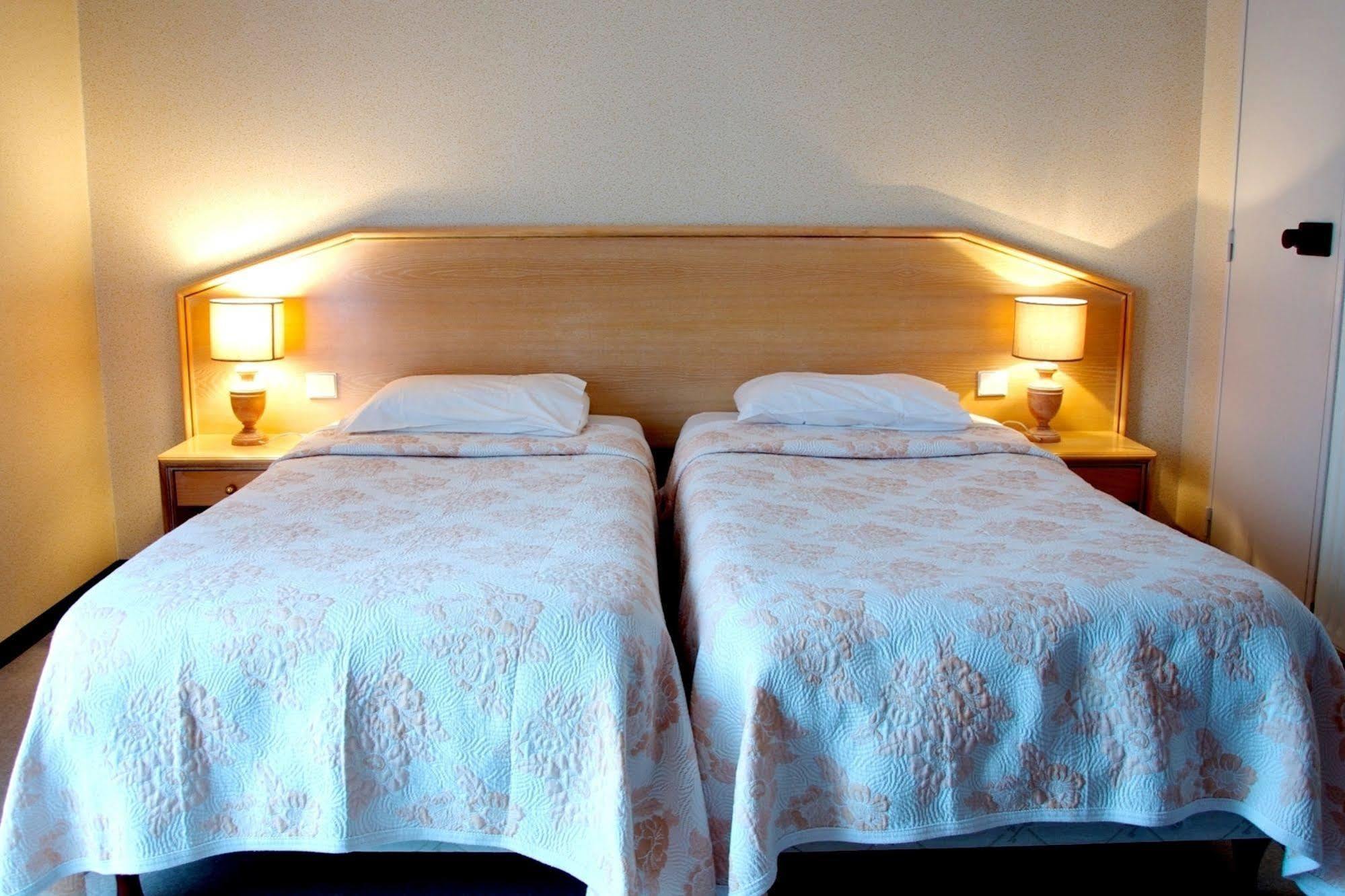Hotel Du Commerce Tronget Luaran gambar
