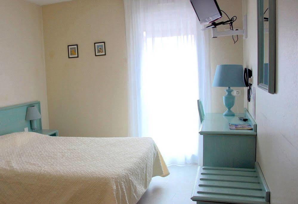 Hotel Du Commerce Tronget Luaran gambar